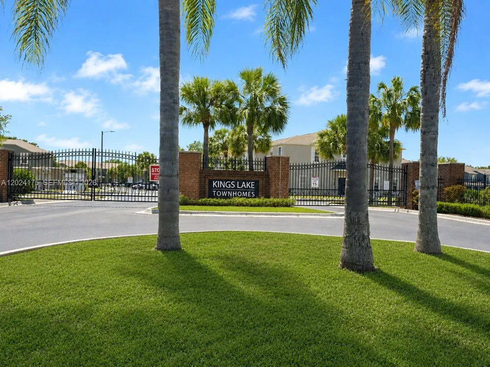 12966 KINGS CROSSING DR Tampa, FL 33534