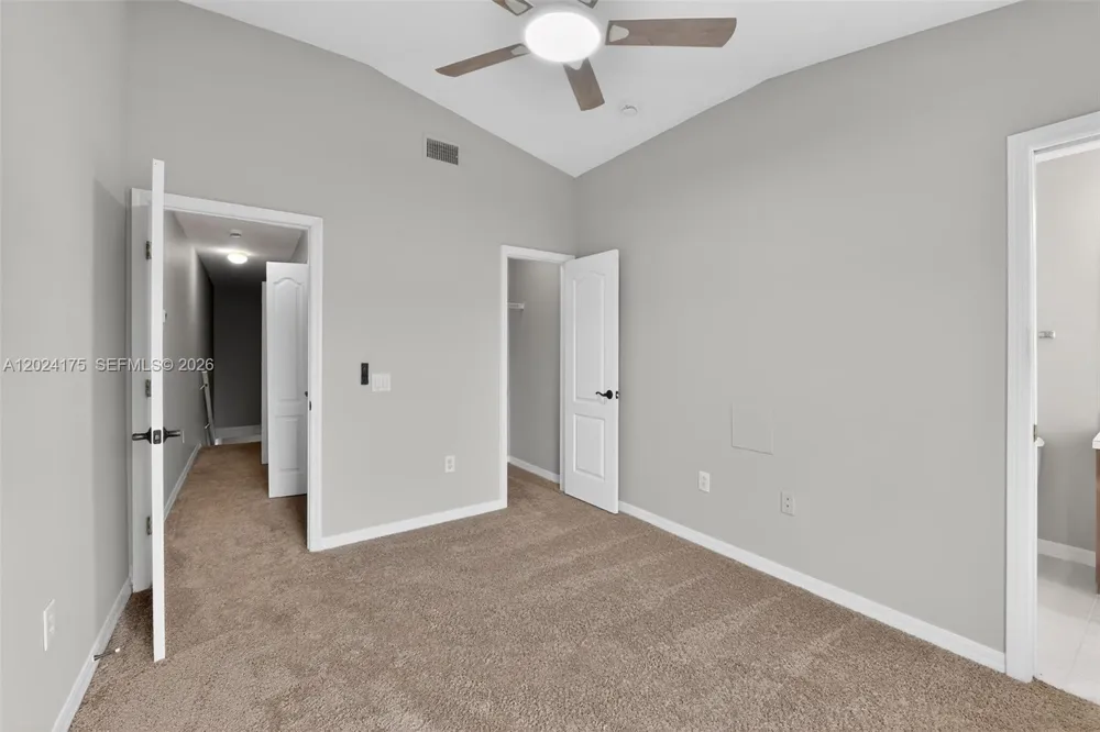 12966 KINGS CROSSING DR Tampa, FL 33534