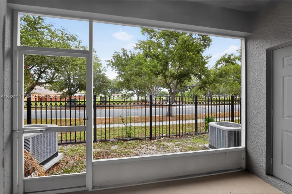 12966 KINGS CROSSING DR Tampa, FL 33534