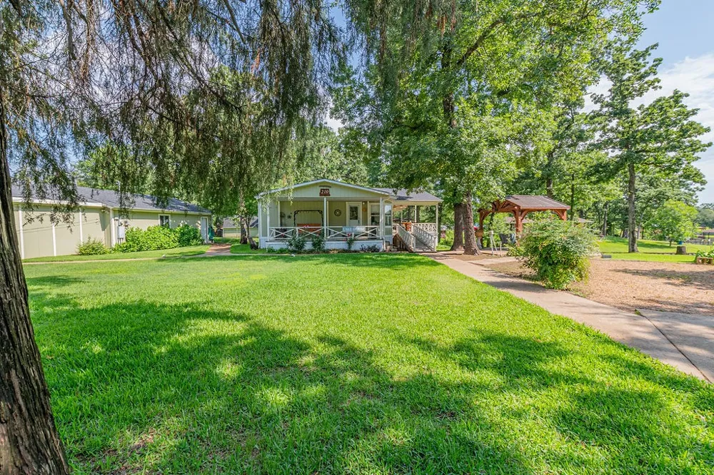 210 Victor Court Trinidad, TX 75163