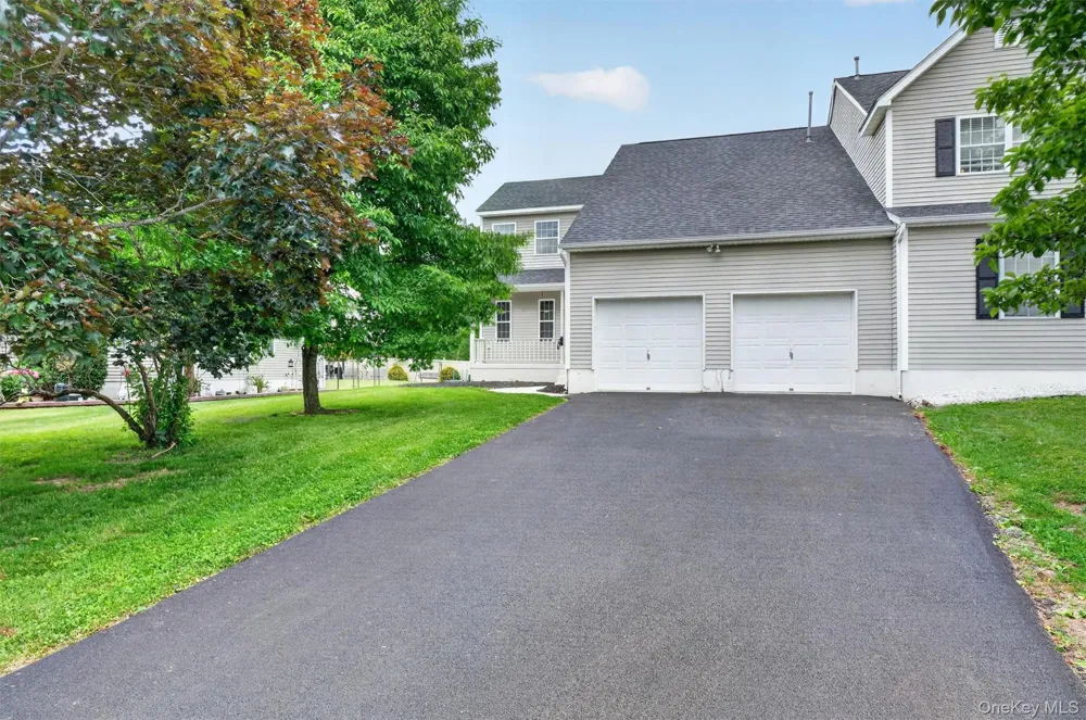 16 Woodfield Drive Washingtonville, NY 10992
