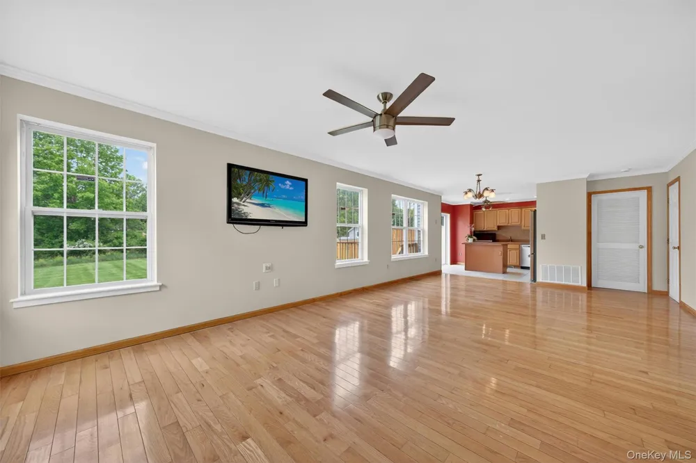 16 Woodfield Drive Washingtonville, NY 10992