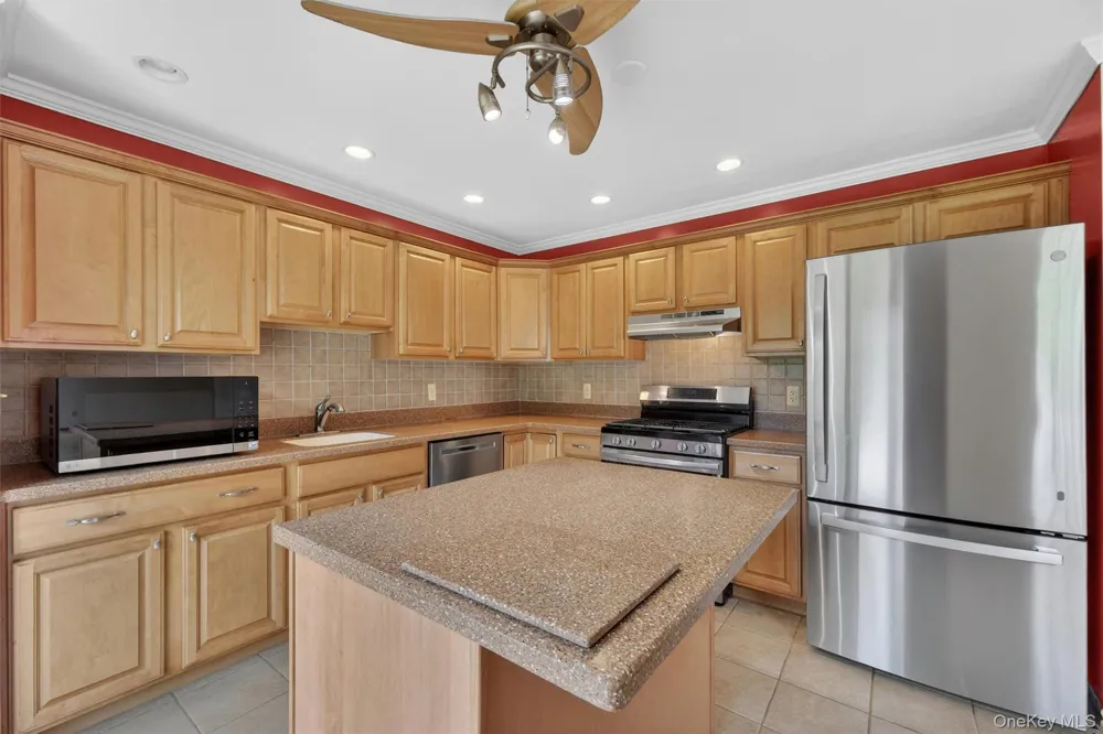 16 Woodfield Drive Washingtonville, NY 10992
