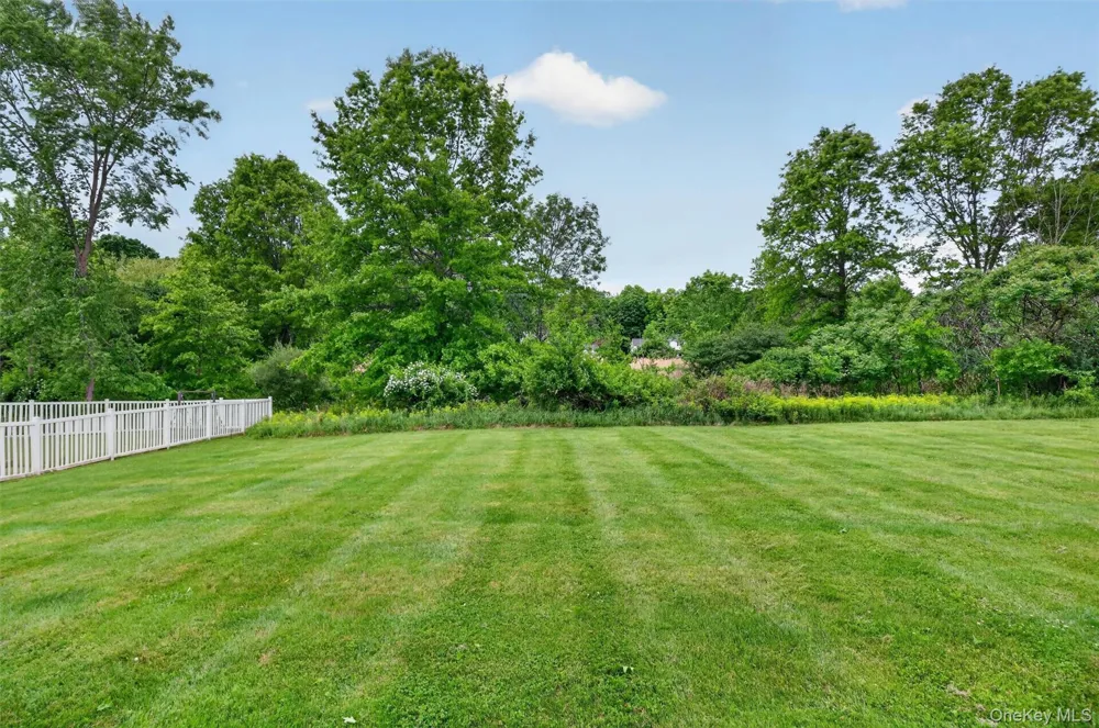 16 Woodfield Drive Washingtonville, NY 10992