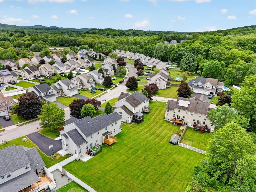 16 Woodfield Drive Washingtonville, NY 10992