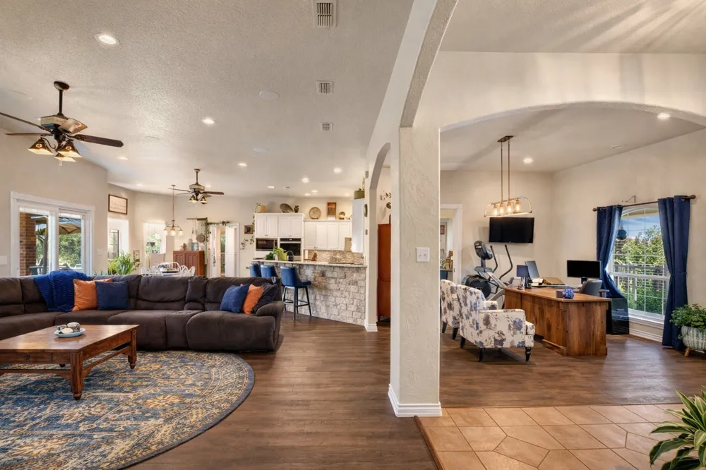 737 County Road 4699 Boyd, TX 76023