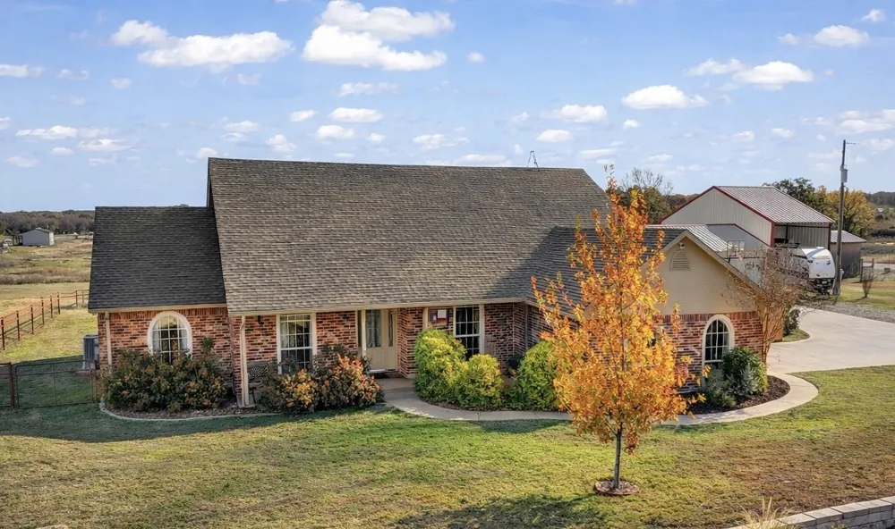 737 County Road 4699 Boyd, TX 76023