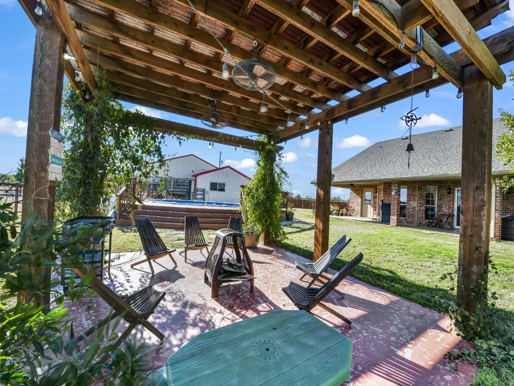 737 County Road 4699 Boyd, TX 76023