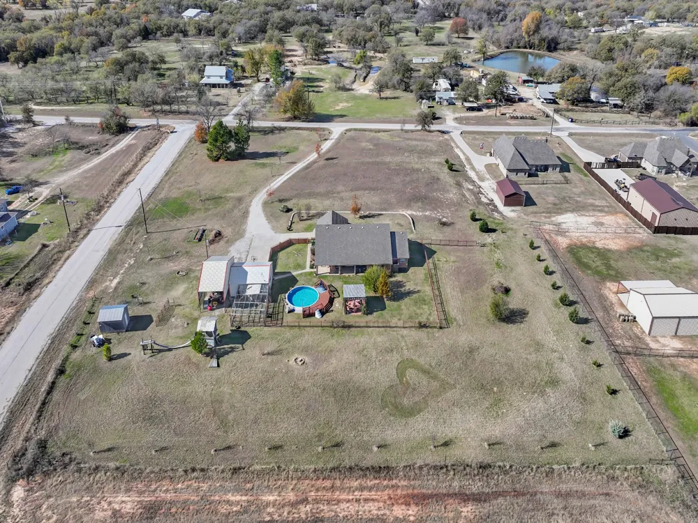 737 County Road 4699 Boyd, TX 76023