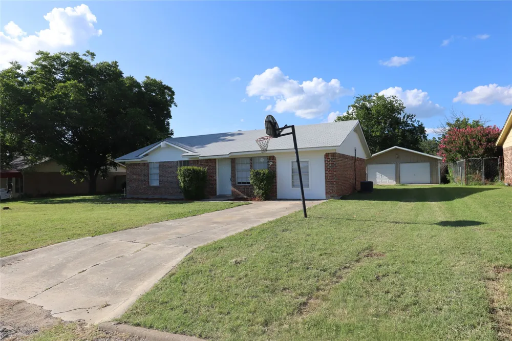 1223 Meadowbrook Street Ranger, TX 76470