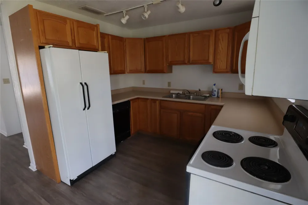 1223 Meadowbrook Street Ranger, TX 76470