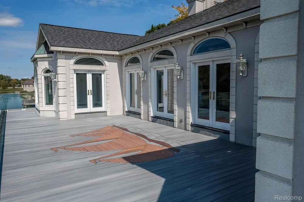 68373 Lake Angela Pointe Richmond City, MI 48062
