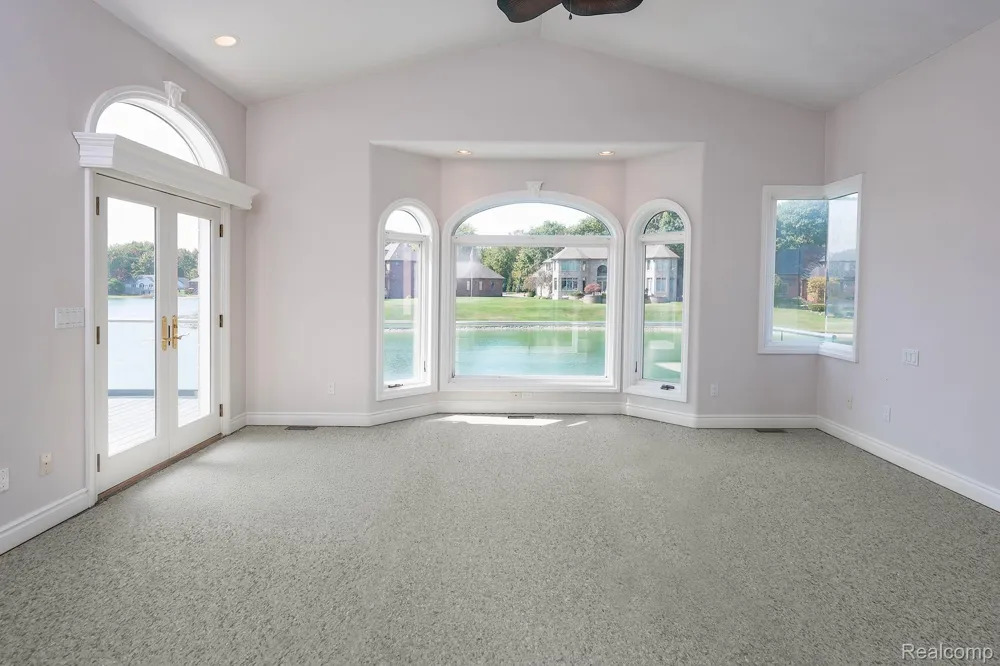 68373 Lake Angela Pointe Richmond City, MI 48062