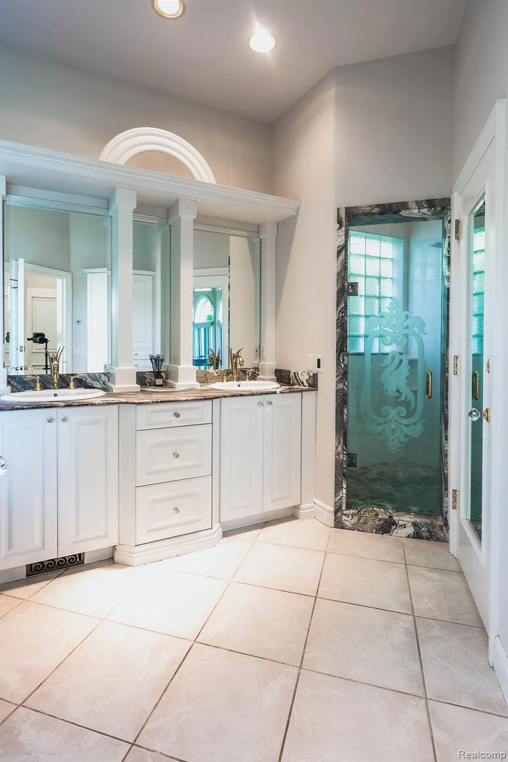68373 Lake Angela Pointe Richmond City, MI 48062
