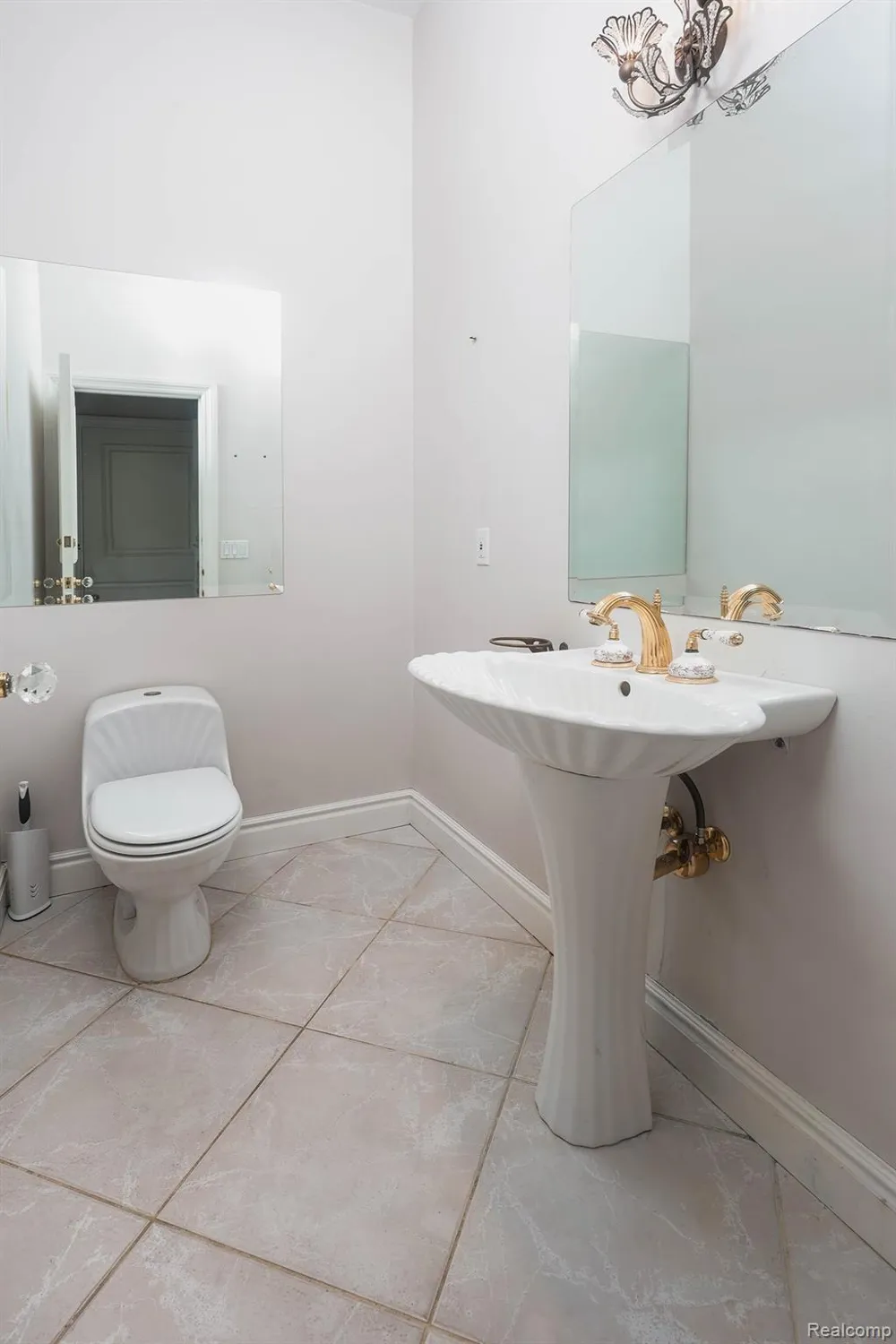 68373 Lake Angela Pointe Richmond City, MI 48062