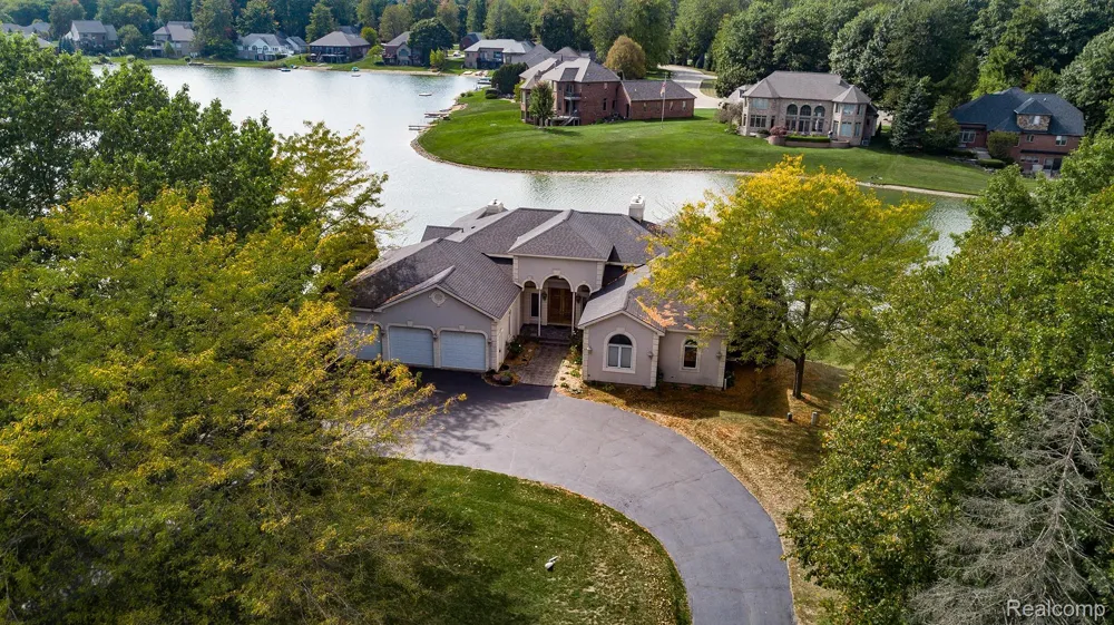 68373 Lake Angela Pointe Richmond City, MI 48062