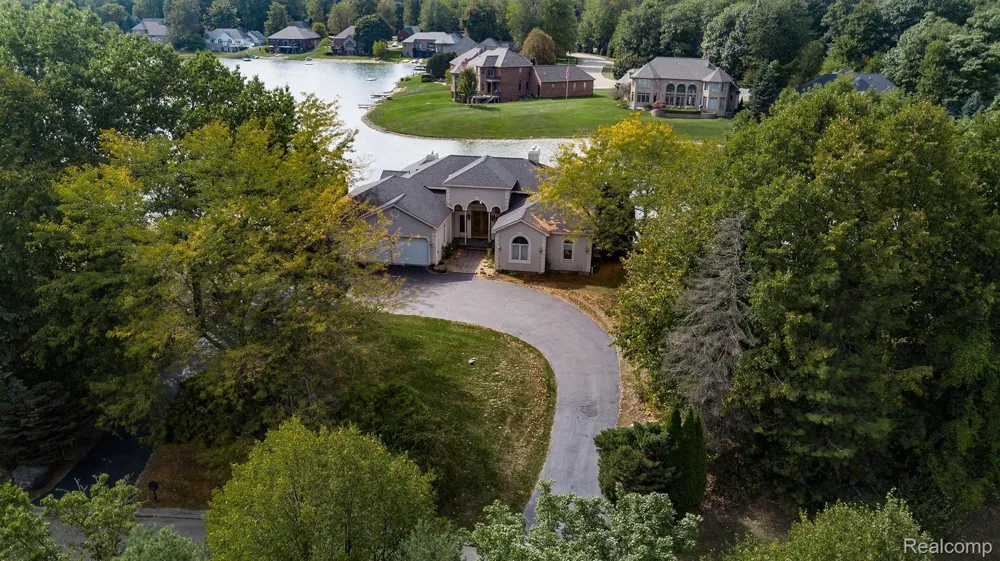 68373 Lake Angela Pointe Richmond City, MI 48062