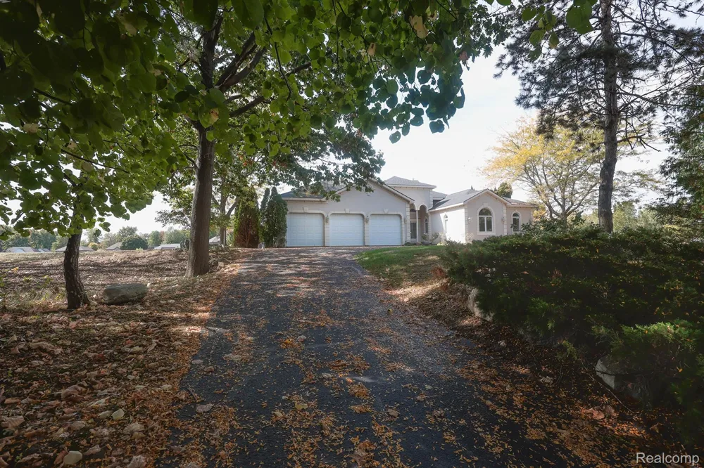 68373 Lake Angela Pointe Richmond City, MI 48062