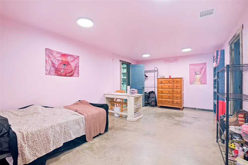 256 VZ County Road 2507 Canton, TX 75103