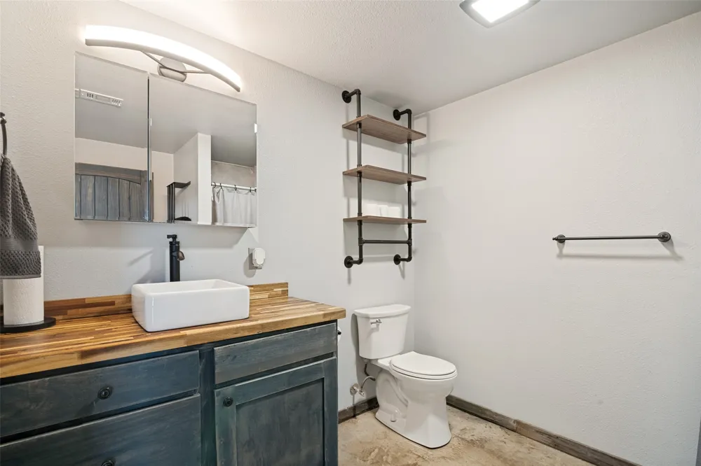 256 VZ County Road 2507 Canton, TX 75103