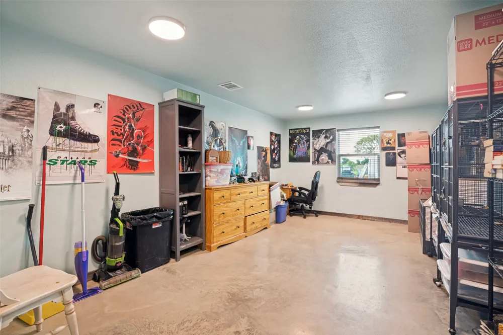 256 VZ County Road 2507 Canton, TX 75103