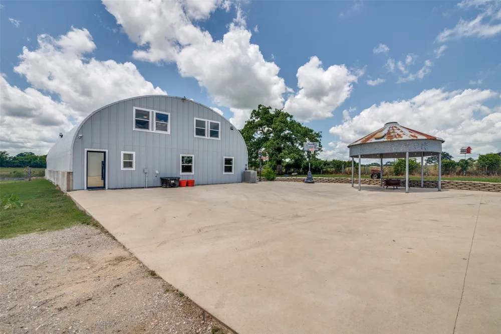 256 VZ County Road 2507 Canton, TX 75103