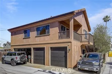 1581 Tustin Avenue Costa Mesa, CA 92627