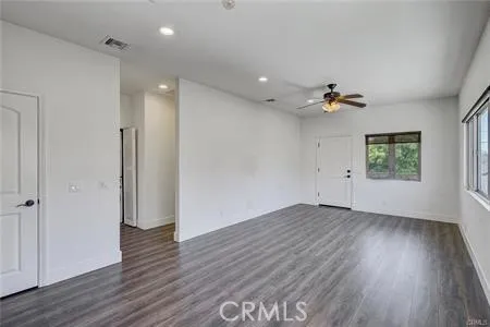 1581 Tustin Avenue Costa Mesa, CA 92627