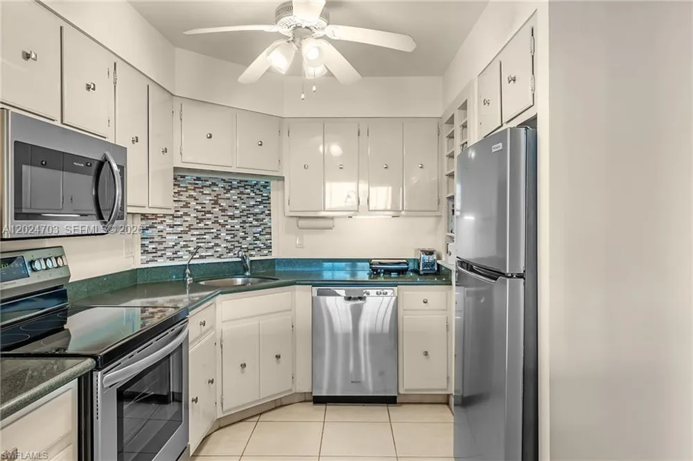 5 Bluebill #403 Naples, FL 34108