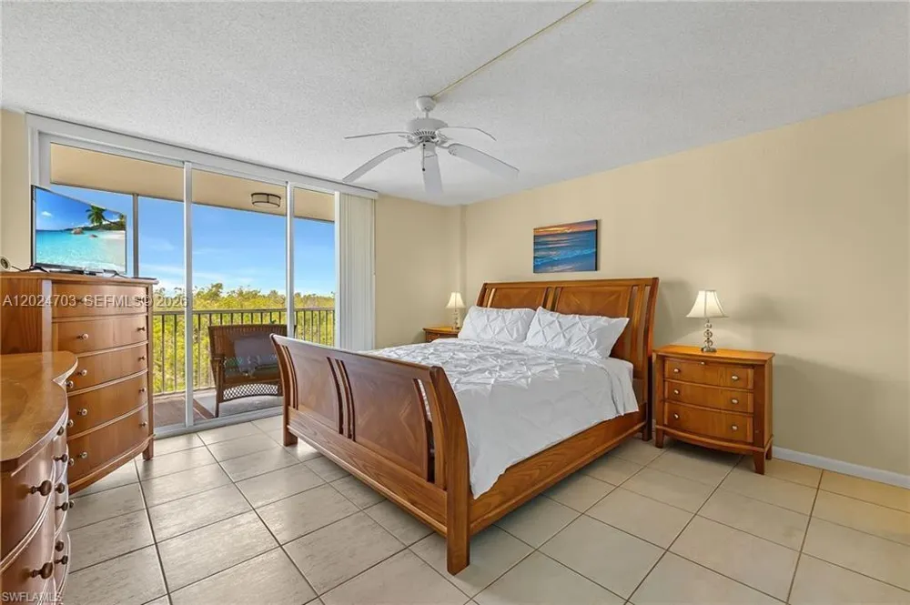5 Bluebill #403 Naples, FL 34108
