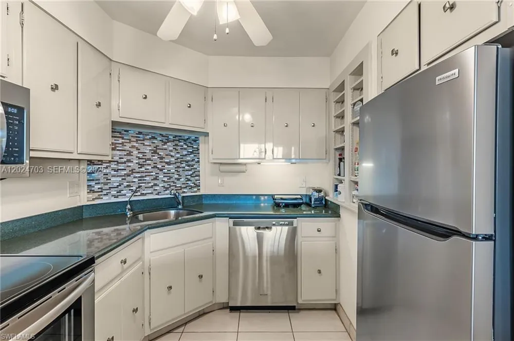 5 Bluebill #403 Naples, FL 34108