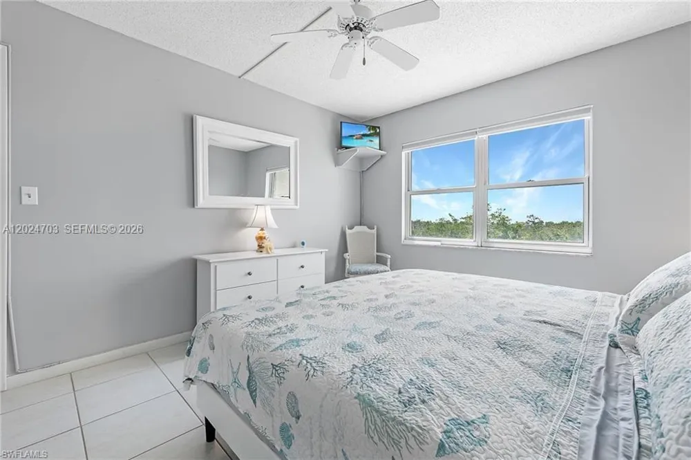 5 Bluebill #403 Naples, FL 34108