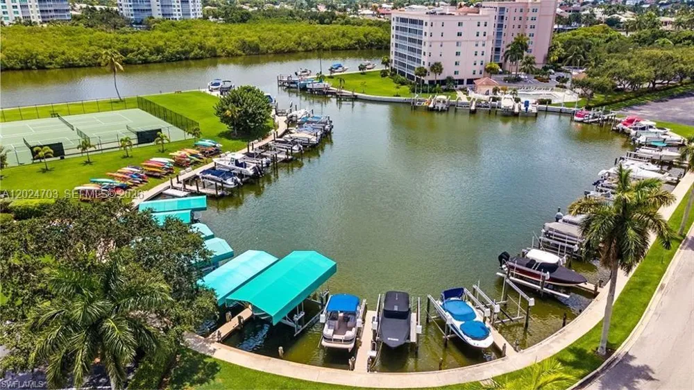 5 Bluebill #403 Naples, FL 34108