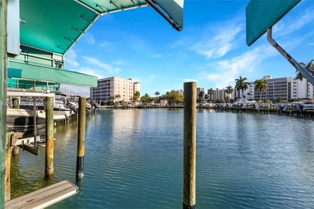 5 Bluebill #403 Naples, FL 34108