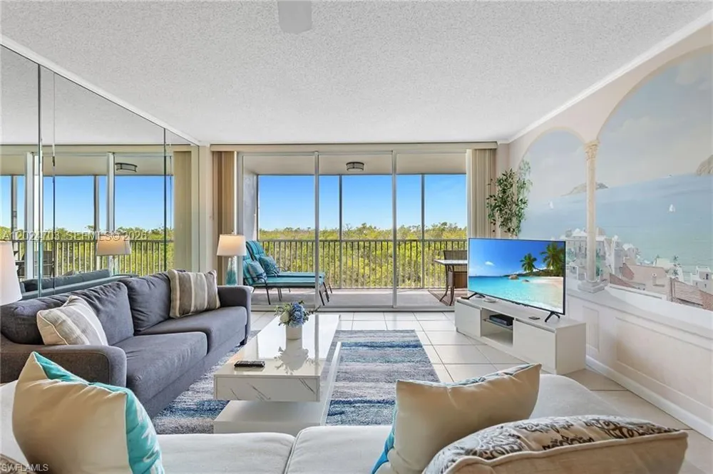5 Bluebill #403 Naples, FL 34108