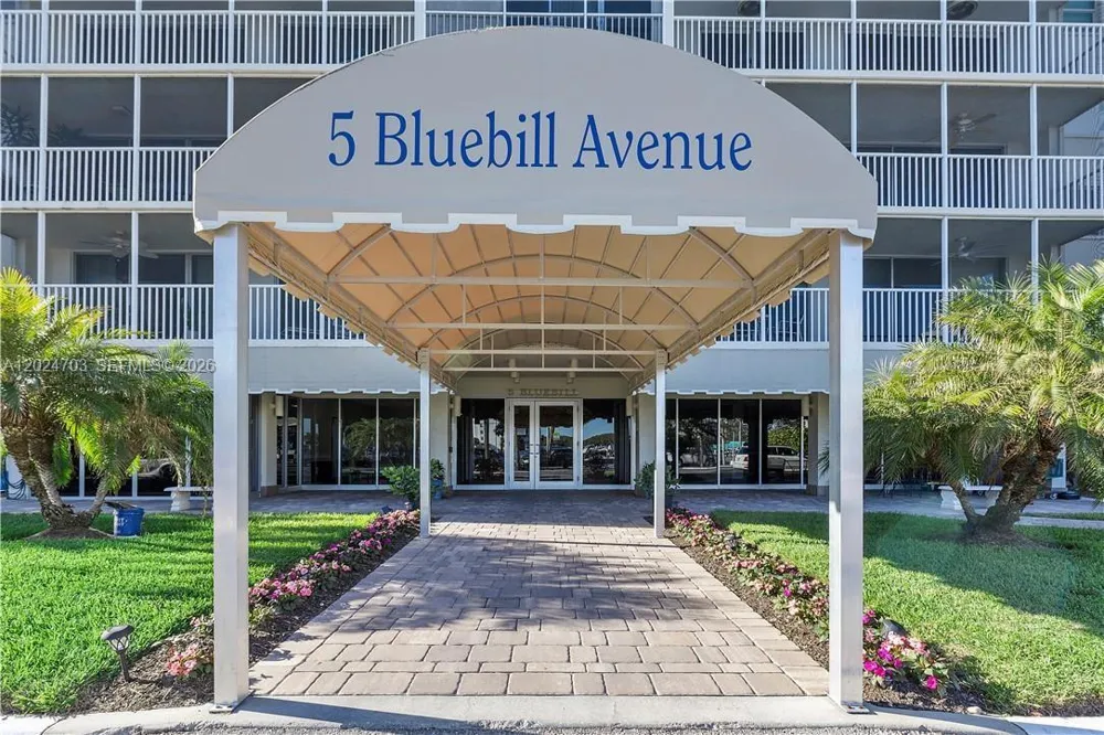 5 Bluebill #403 Naples, FL 34108
