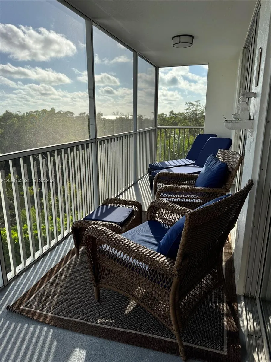 5 Bluebill #403 Naples, FL 34108