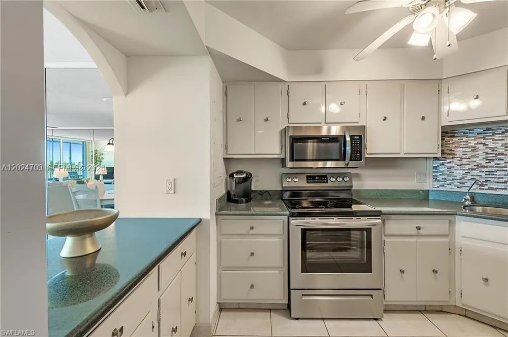5 Bluebill #403 Naples, FL 34108
