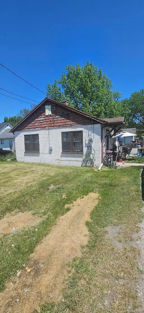 1819 S Niagara Street Saginaw City, MI 48602
