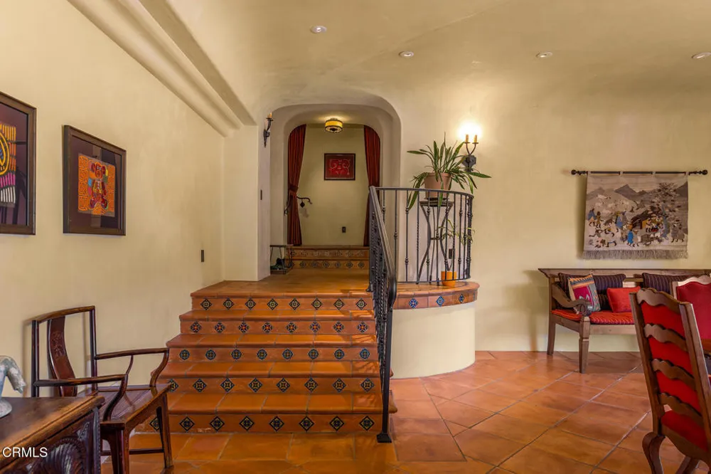 561 Saddle Lane Ojai, CA 93023