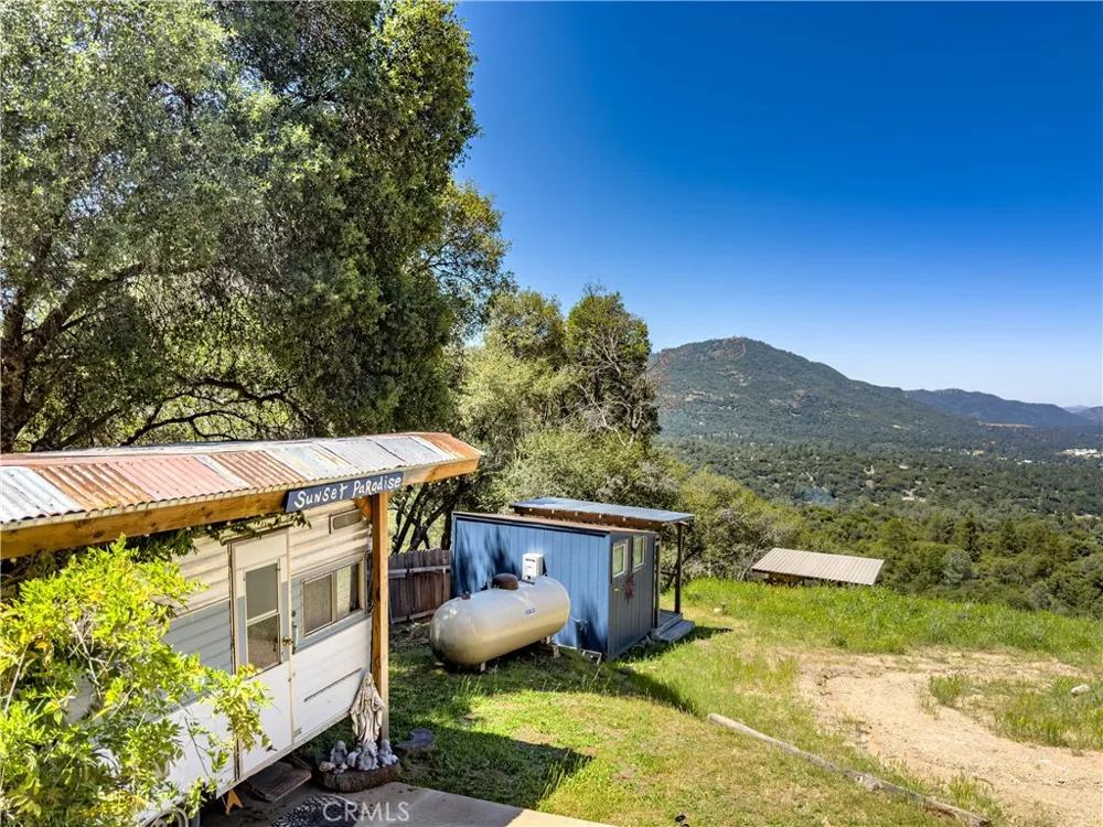 51571 Coyote Ridge Oakhurst, CA 93644