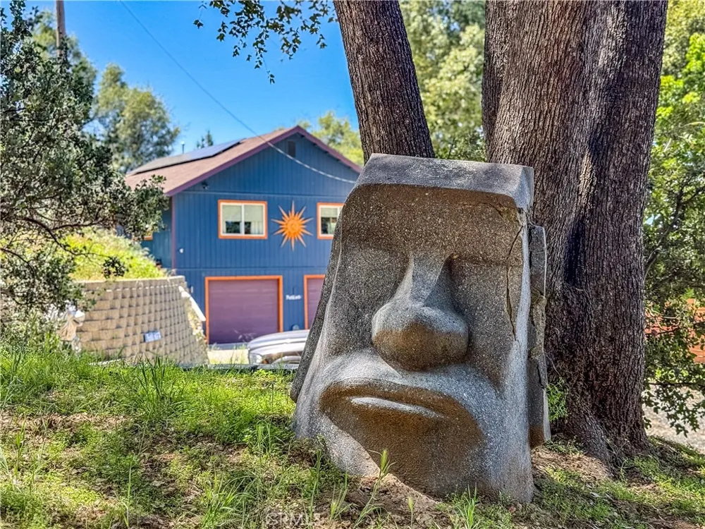51571 Coyote Ridge Oakhurst, CA 93644
