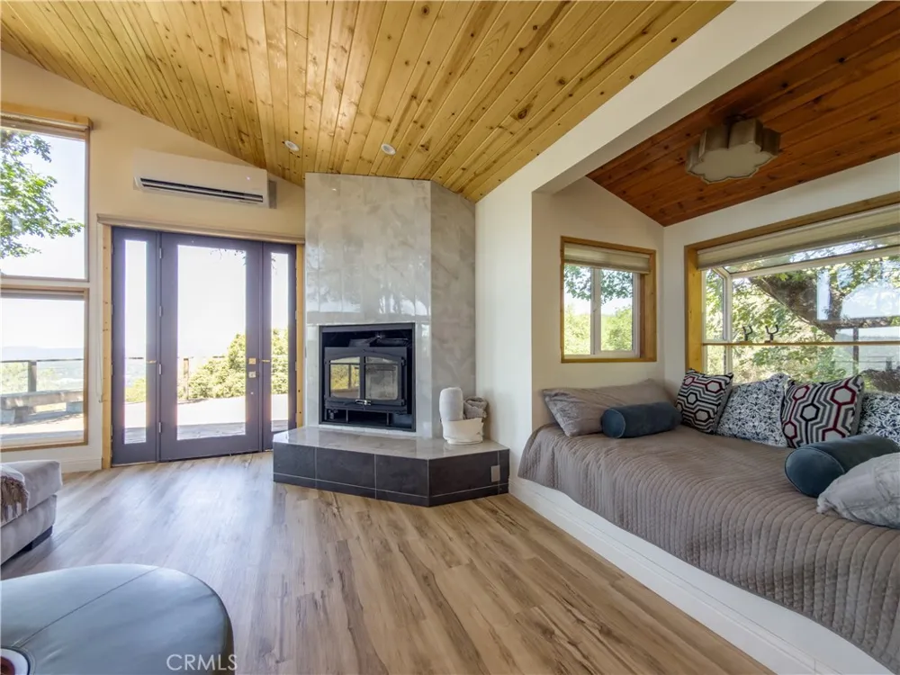 51571 Coyote Ridge Oakhurst, CA 93644