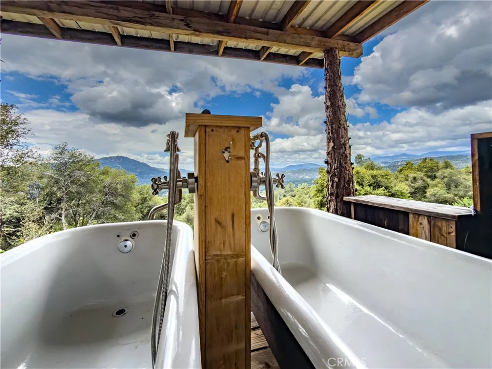 51571 Coyote Ridge Oakhurst, CA 93644