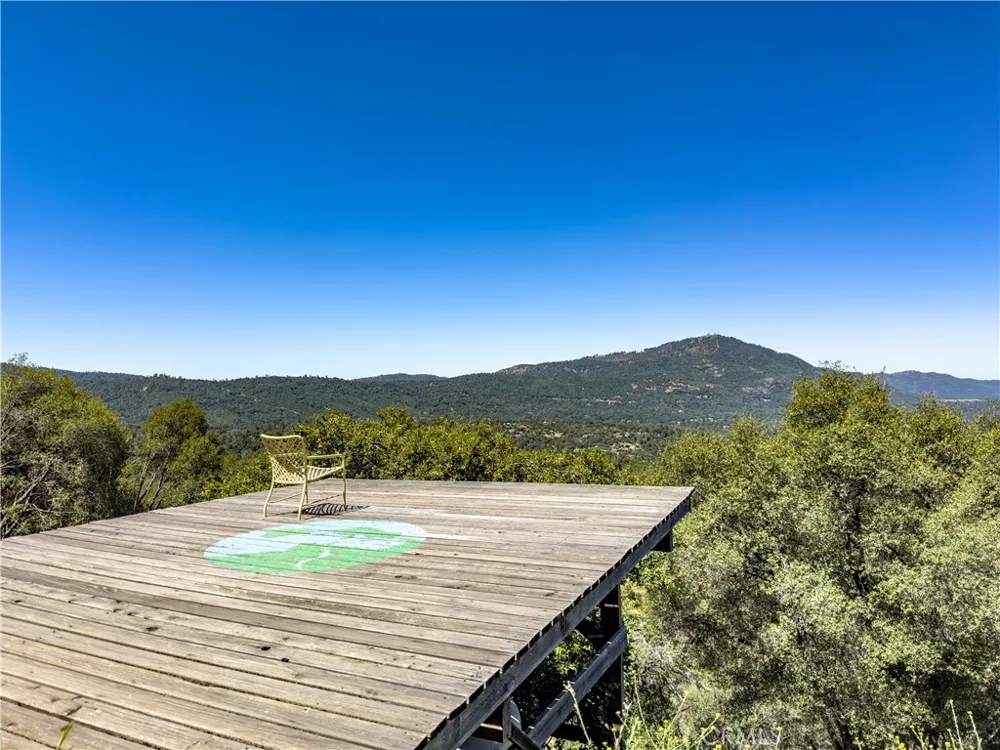 51571 Coyote Ridge Oakhurst, CA 93644