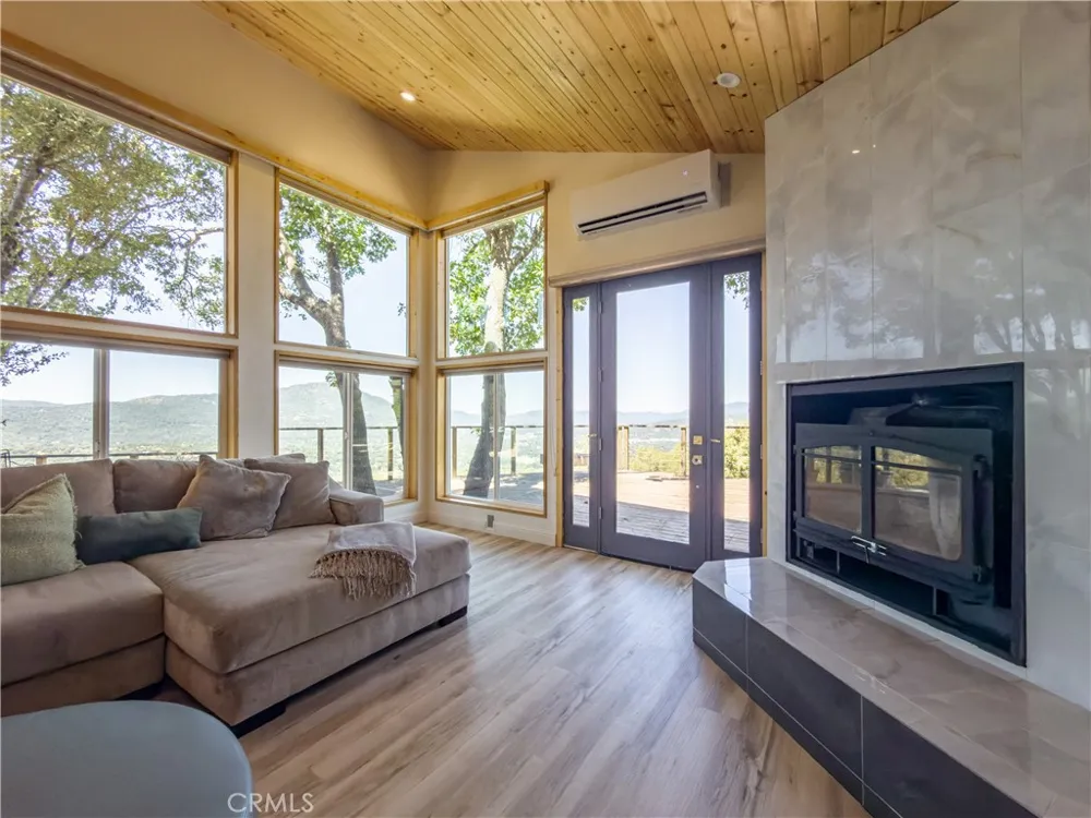 51571 Coyote Ridge Oakhurst, CA 93644