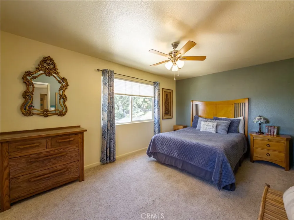 51571 Coyote Ridge Oakhurst, CA 93644