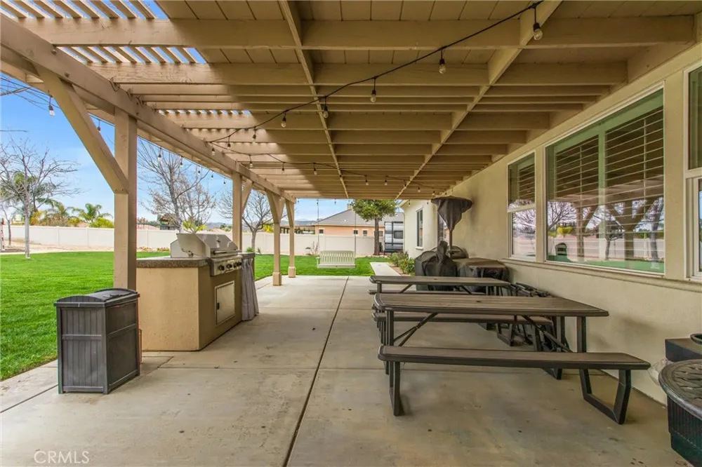 1779 Hannon Cherry Valley, CA 92223