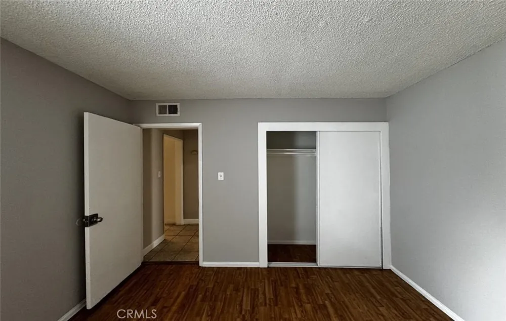 17 Scottsdale Carson, CA 90745