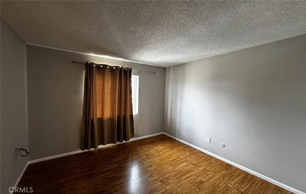 17 Scottsdale Carson, CA 90745